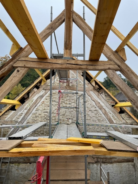 Charpente en bois traditionnelle à Verberie