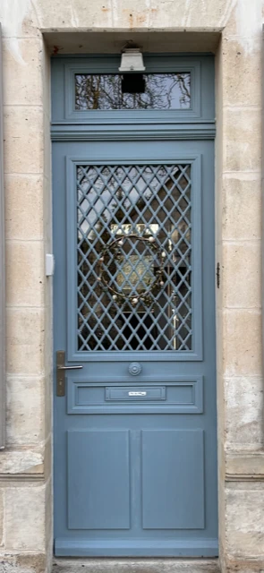 Porte en bois à Verberie